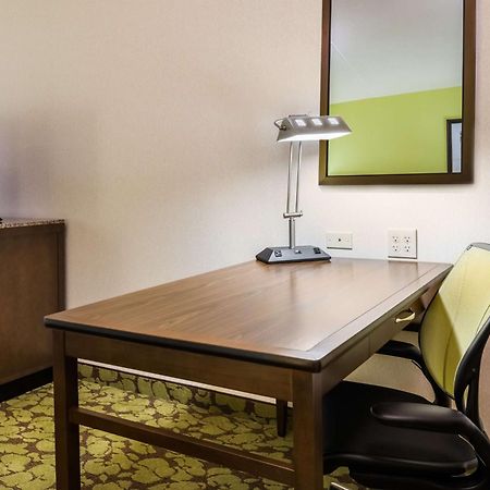 Hilton Garden Inn Wayne Kültér fotó