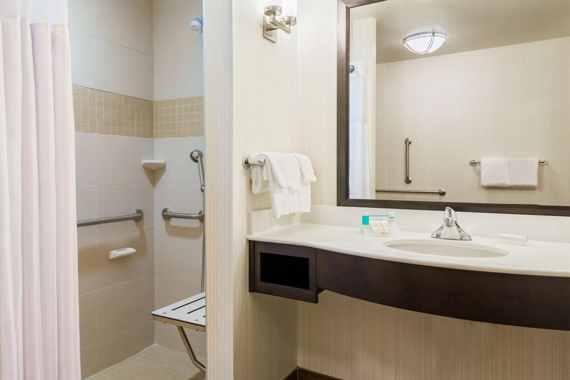 Hilton Garden Inn Wayne Kültér fotó