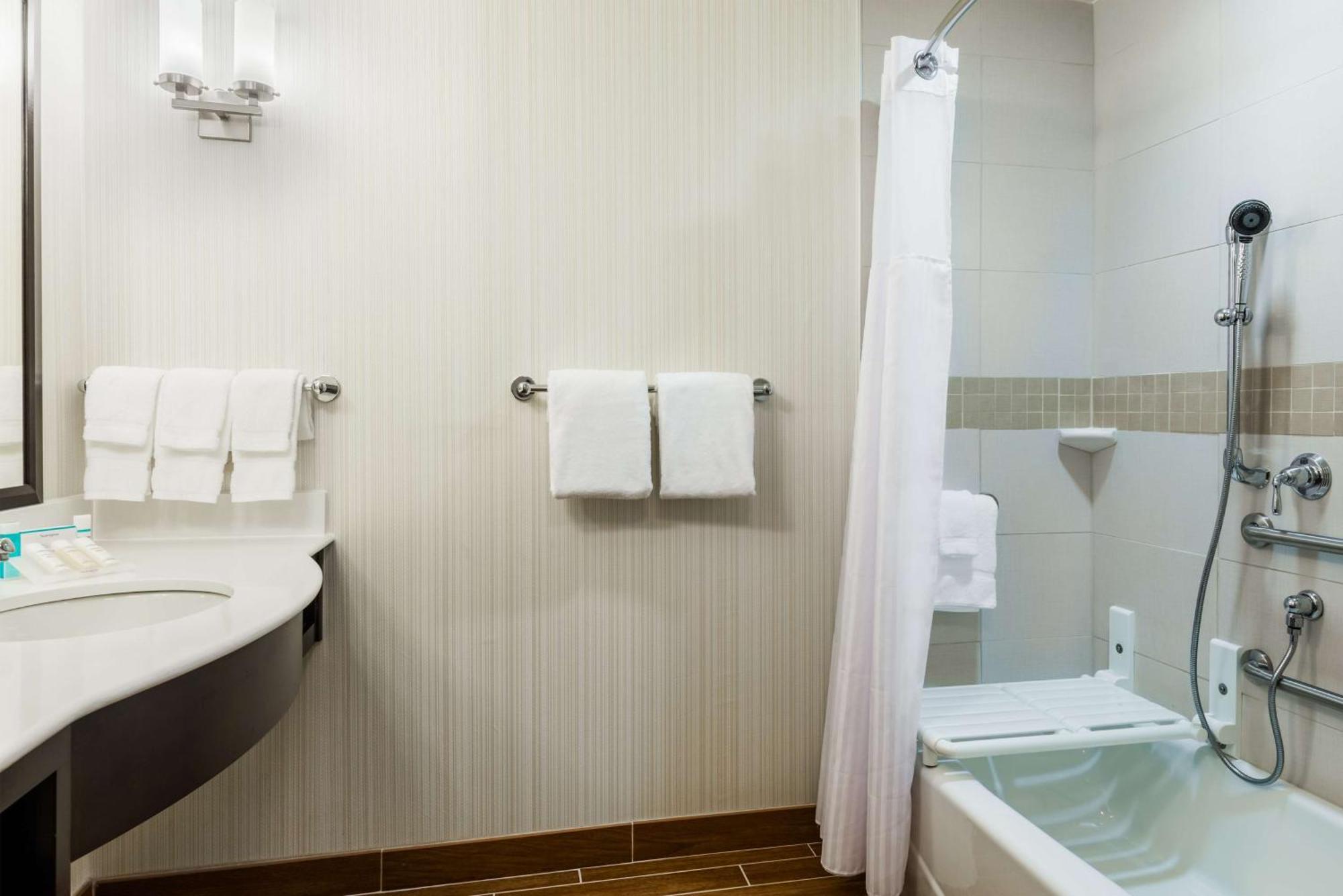 Hilton Garden Inn Wayne Kültér fotó
