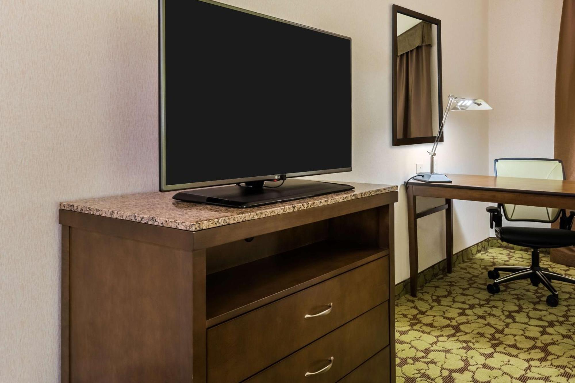 Hilton Garden Inn Wayne Kültér fotó